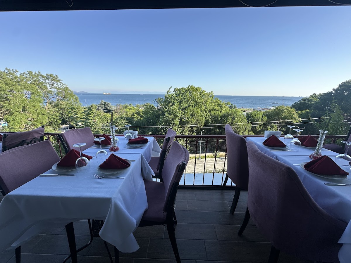 Marbella Terrace Cafe & Bar & Restaurant